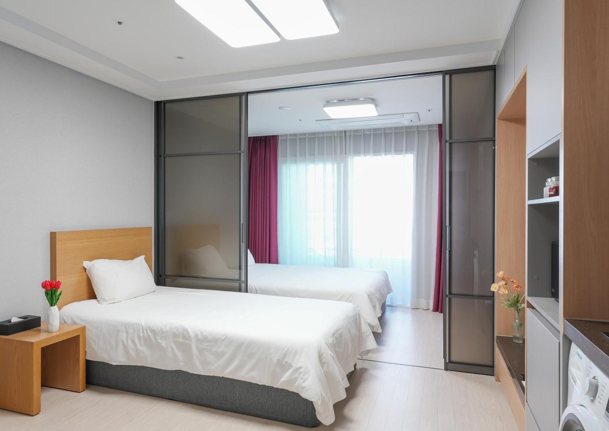 Yeosu Hotel First City Bagian luar foto