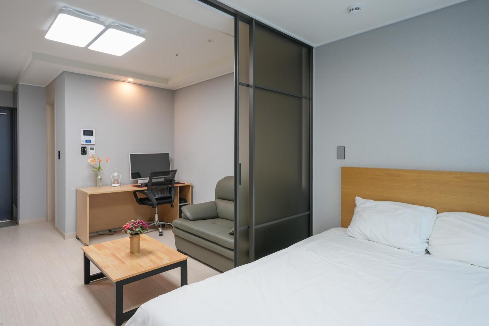 Yeosu Hotel First City Bagian luar foto
